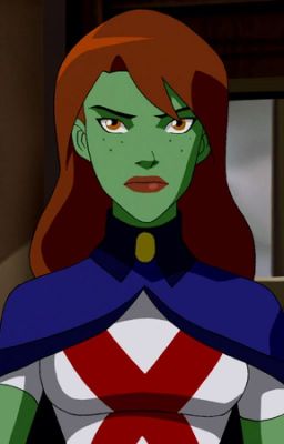 Young Justice Miss Martian x male Ben 10 reader